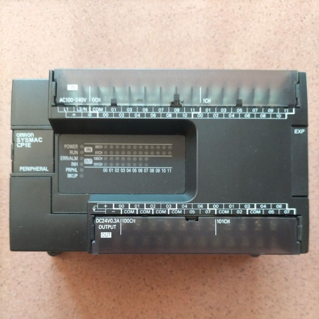PLC OMRON