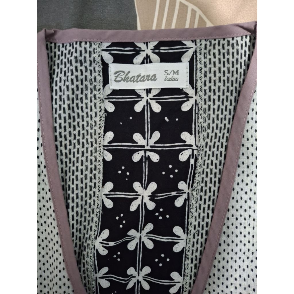 Outer/Blazer wanita preloved Bhatara Batik