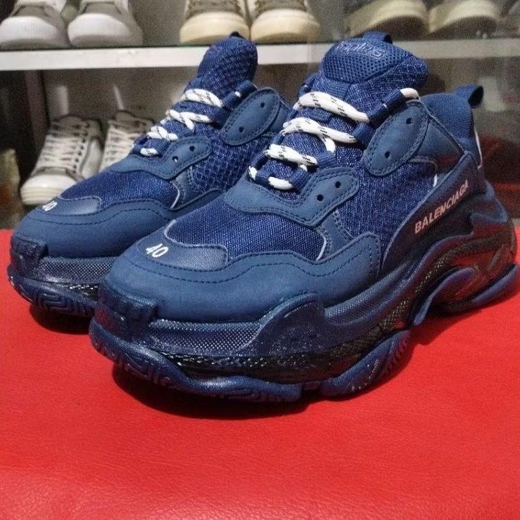 SEPATU SECOND BALENCIAGA BIRU SIZE 40