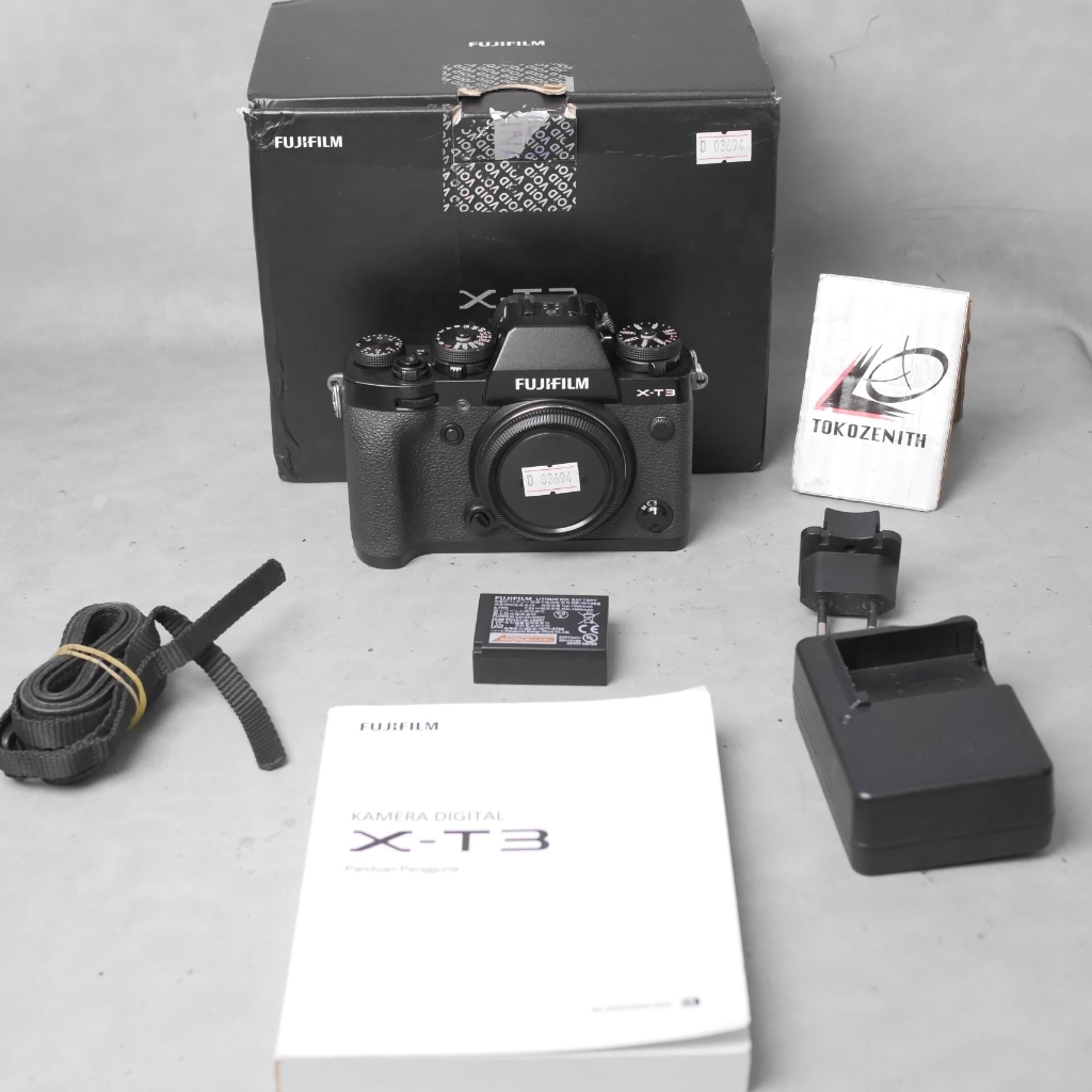 Fujifilm X-T3 XT3 Body Only - Kamera Mirrorless Fujifilm - Mulus  - D03694