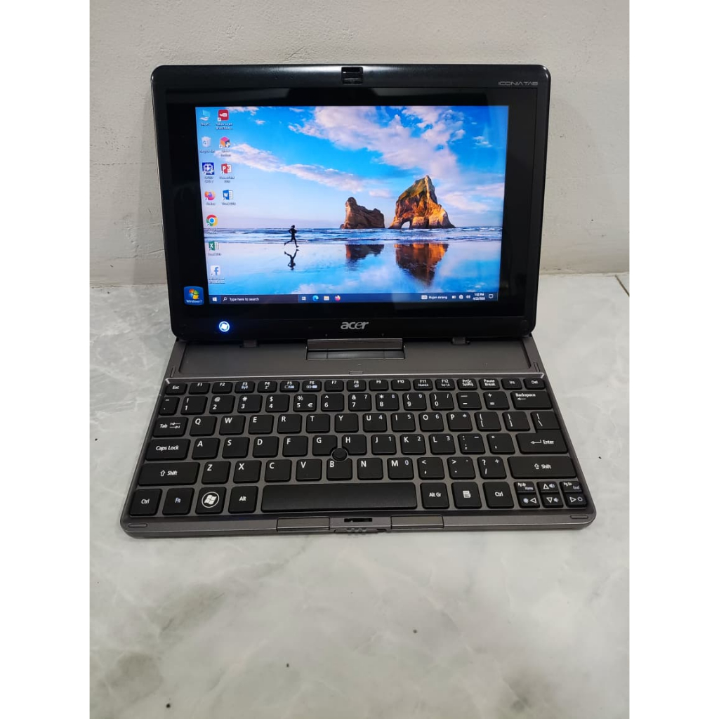 Laptop Acer Iconia W500  AMD C-60 RAM 2GB SSD 32GB Windows 8/10 Normal  Siap Pakai Garansi 1 Bulan