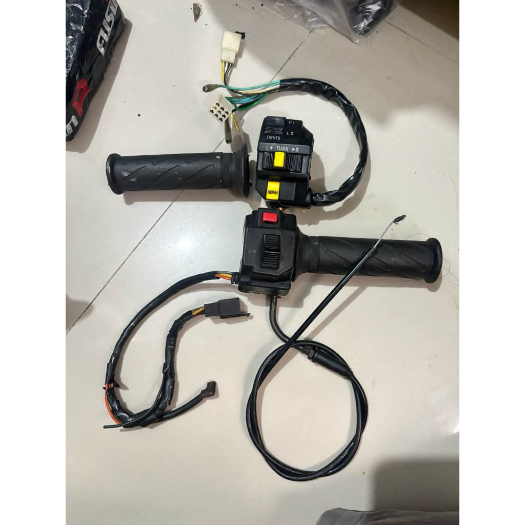 Holder kanan kiri copotan satria hiu