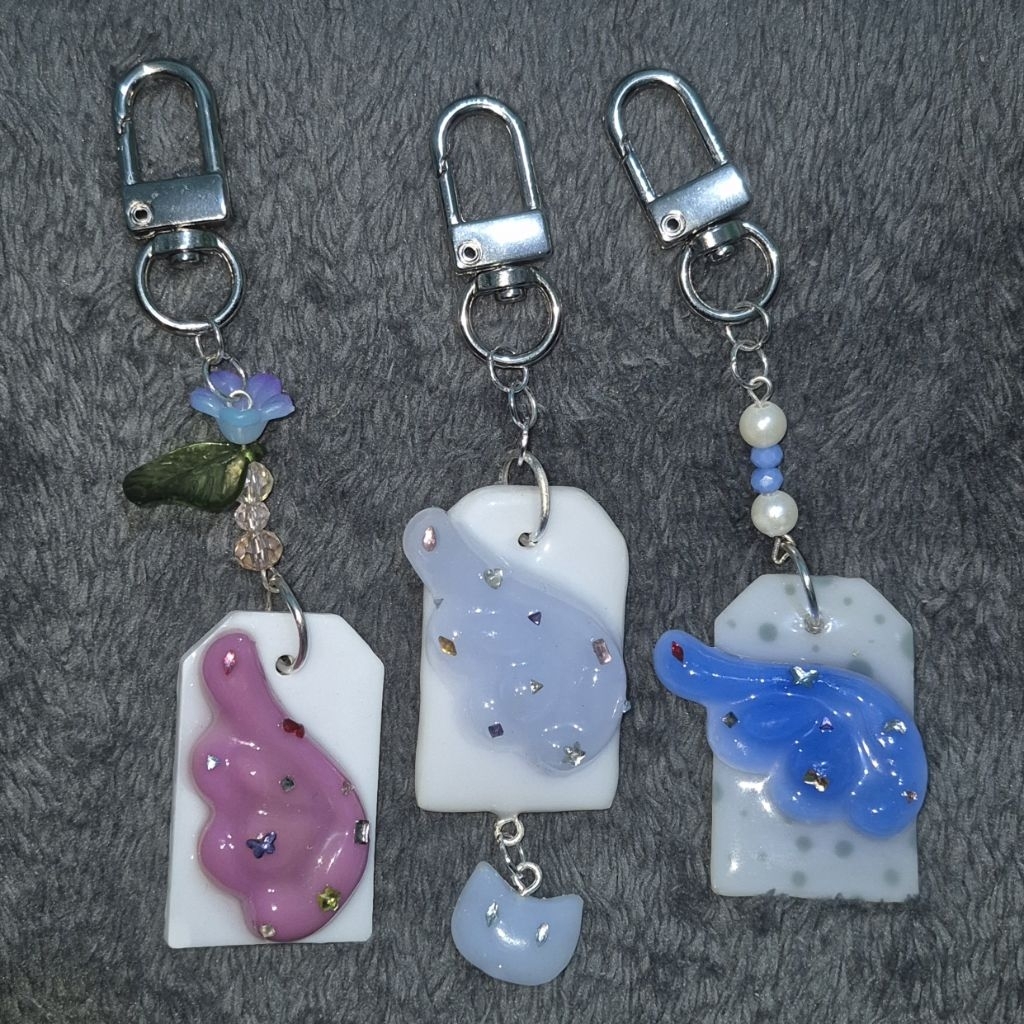 Trinket Original Art "Omamori Locket Angels" Keychain / Gantungan Kunci Resin