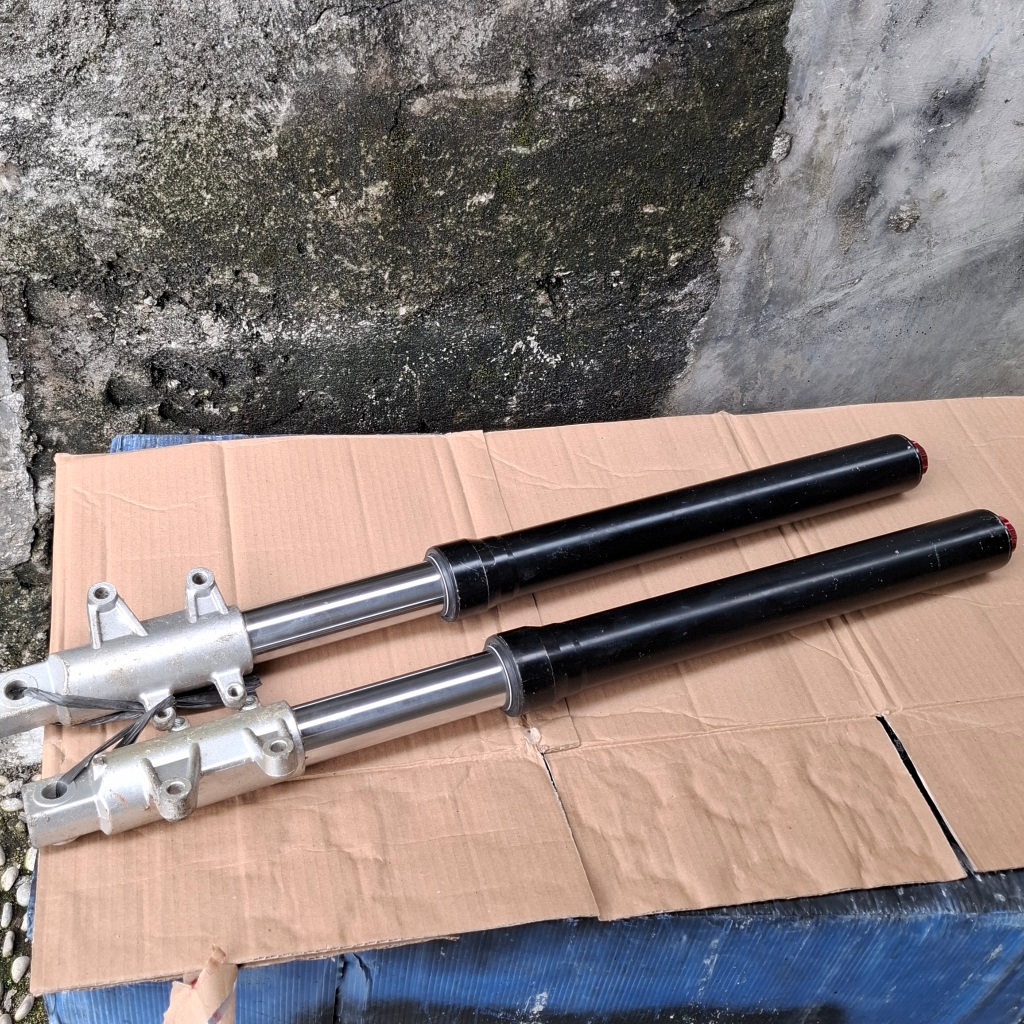 Shok depan USD byson vixion dobel disc bekas penyimpanan (as mulus 99%)
