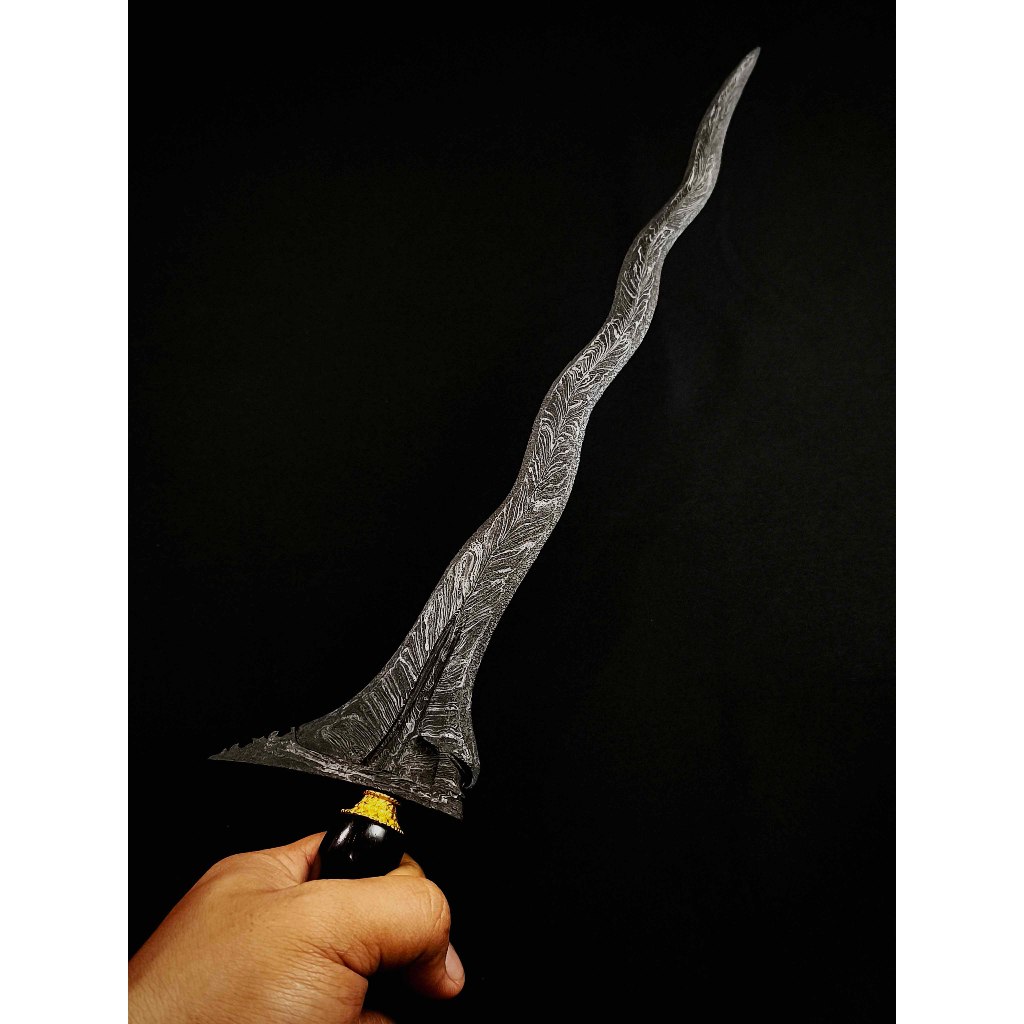 Keris Sepuh Balebang Luk 7 Warangka Ladrang Kayu Cendana Wangi