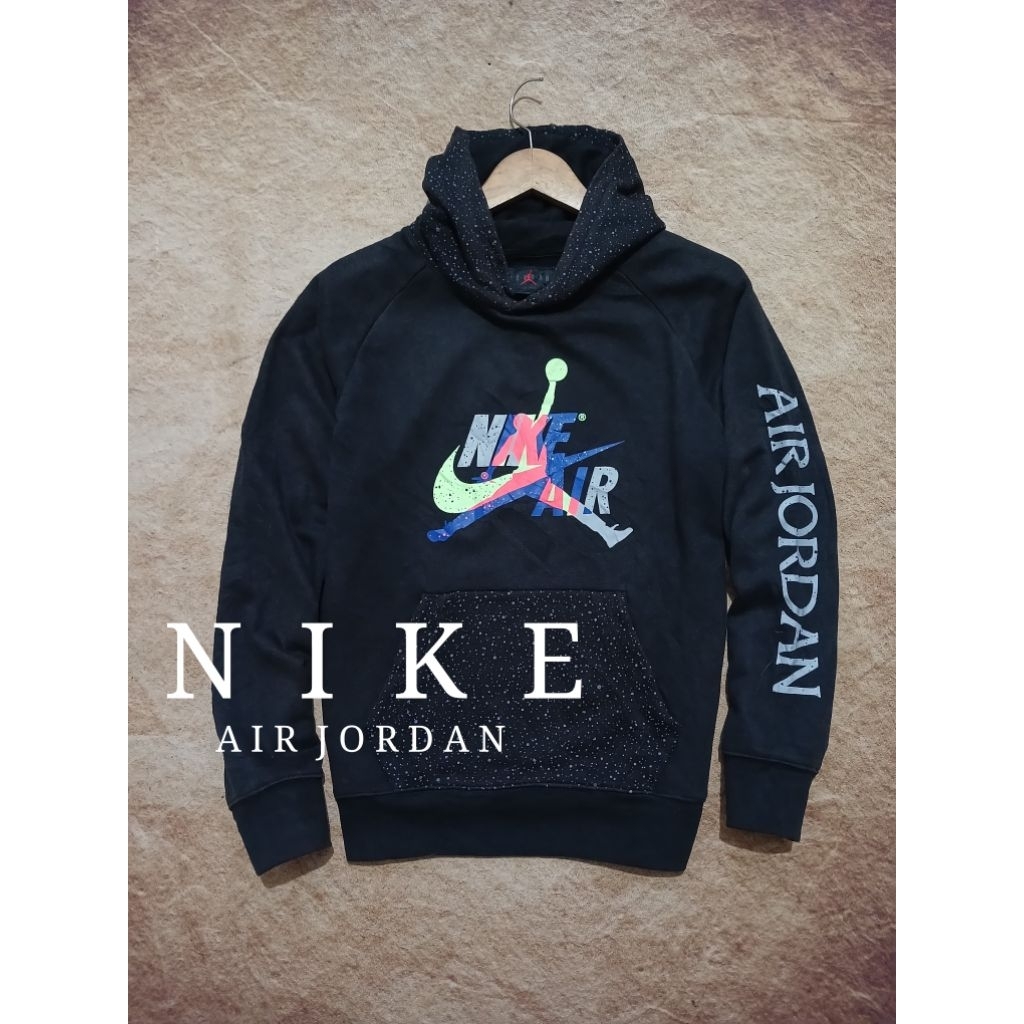 Hoodie keren NIKE AIR JORDAN bekas pakai