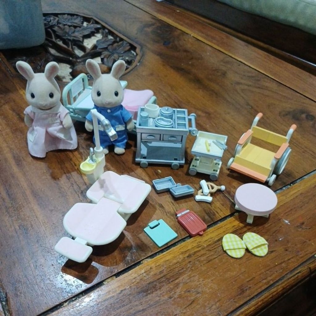 Sylvanian families doctor and Nurse