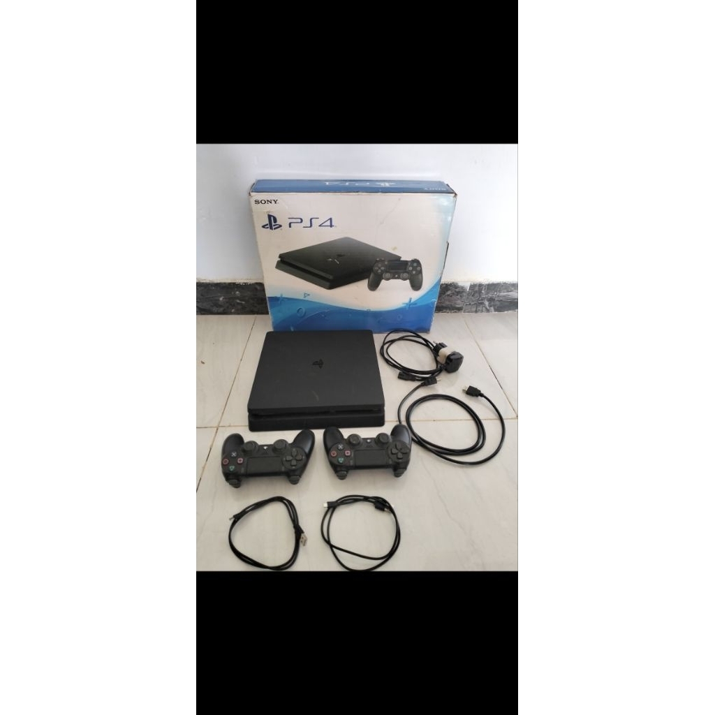 PS 4 Slim 500 GB + Akun Game