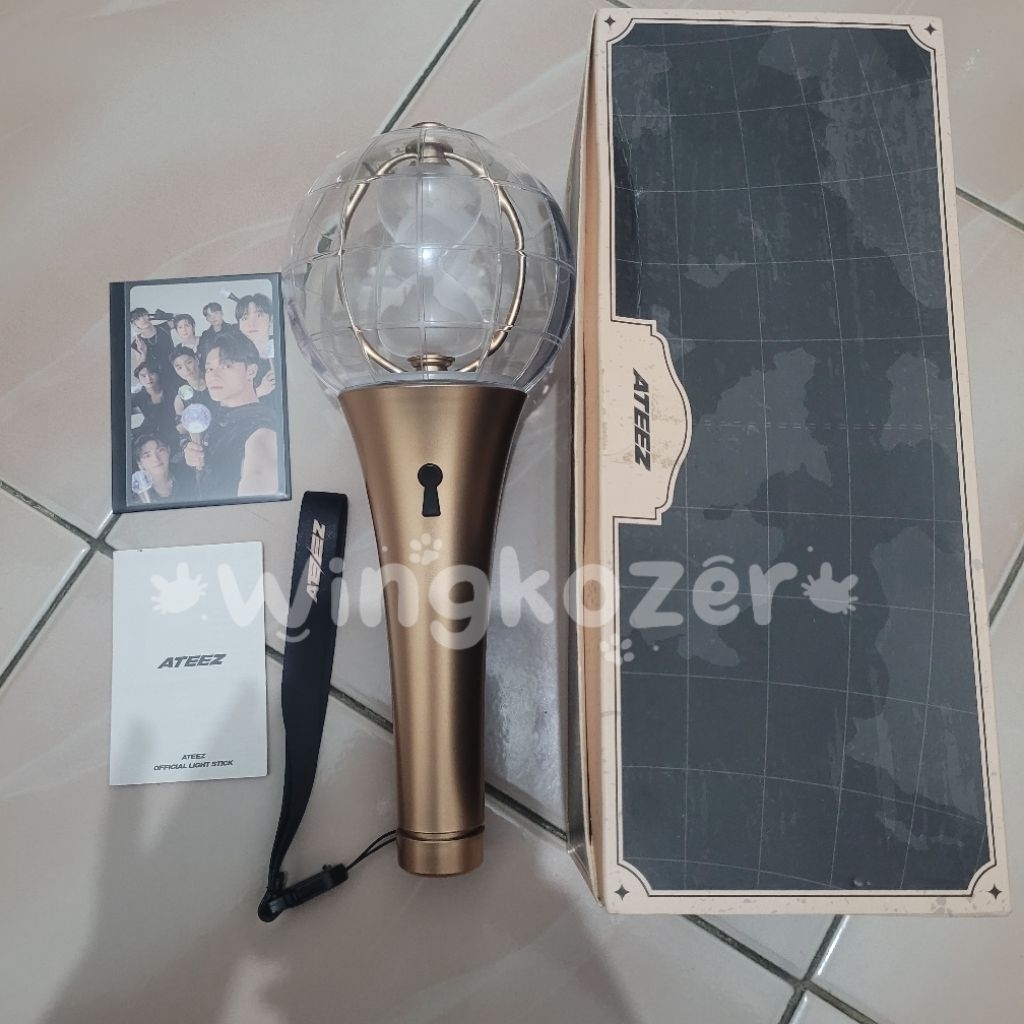 Preloved Lightstick Ateez Ver 2 Lightiny 550K [HARGA EXCLUDE ADMIN]