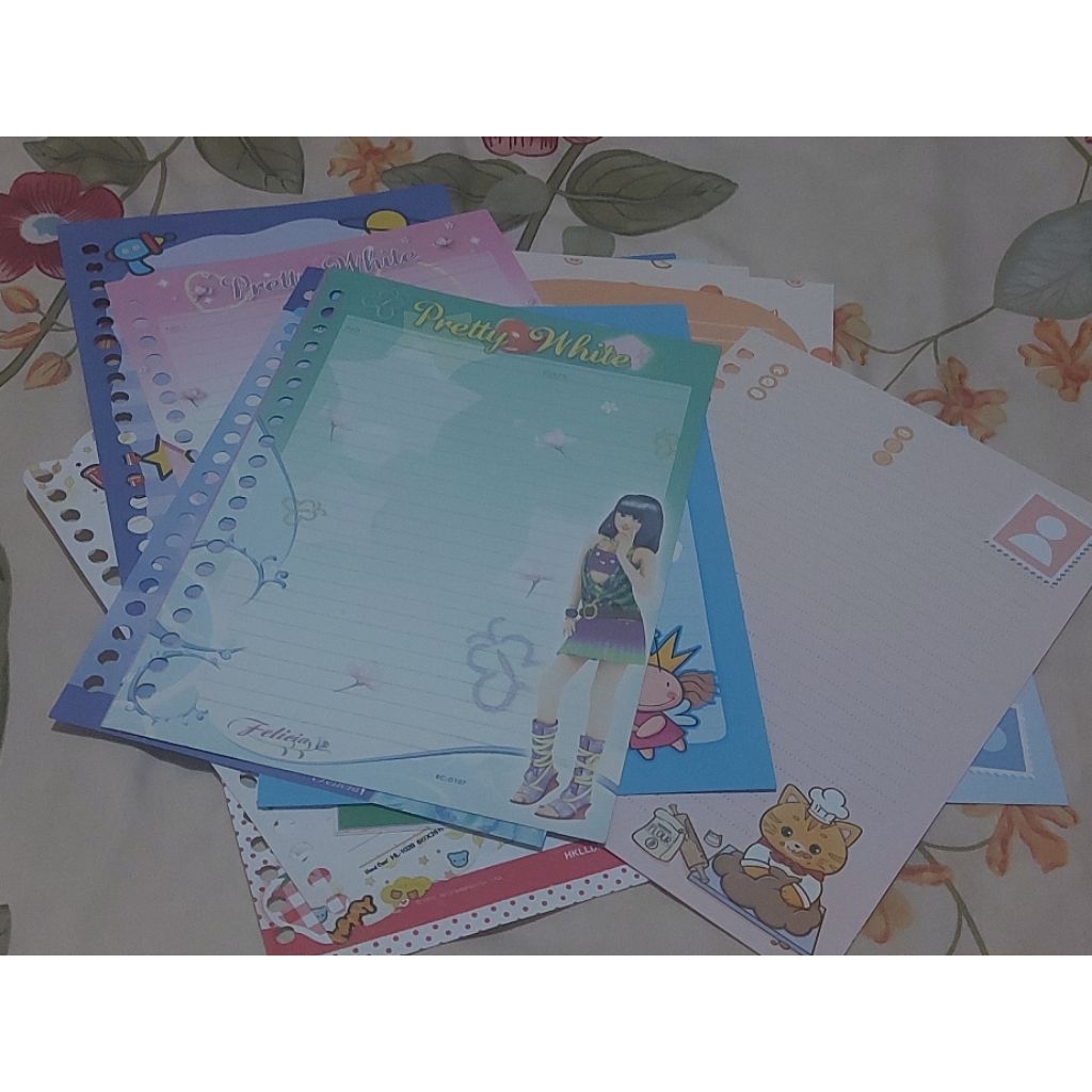 [Harga per lembar]Wajib CO 10rb. Binder A5 Felicia,BT21.