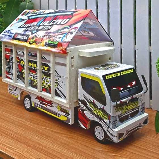 Miniatur Truk Oleng Kayu Jumbo,Mainan Truk Oleng Jumbo Full Asesoris lampu  Dan Terpal