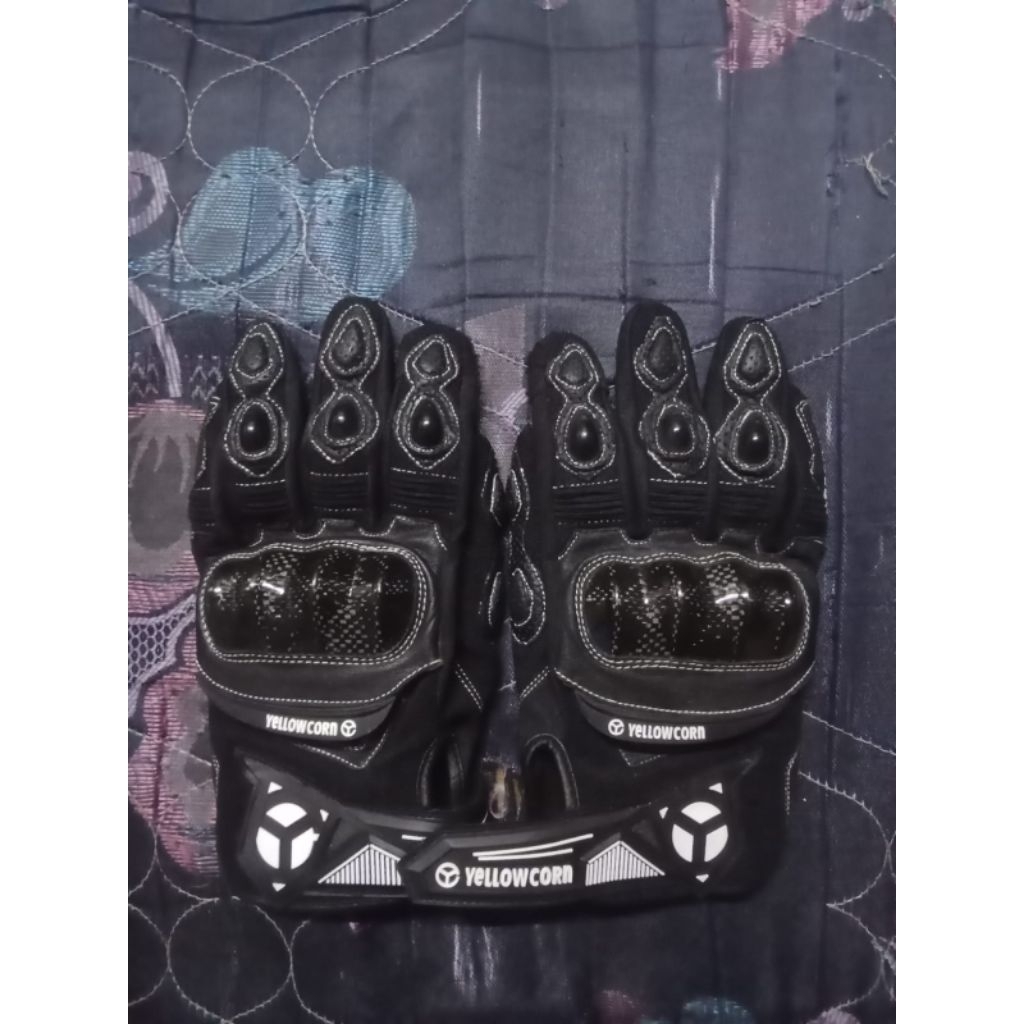 gloves yellow corn