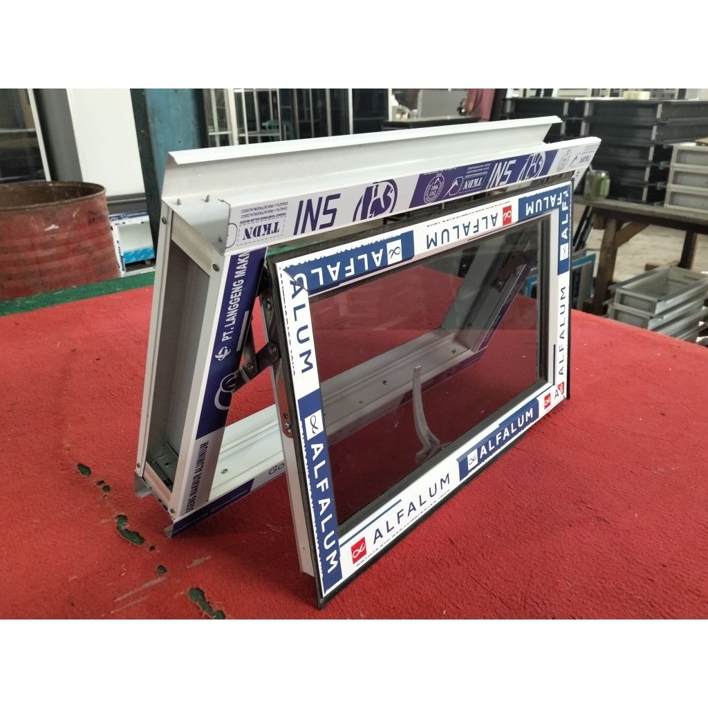 jendela aluminium boven