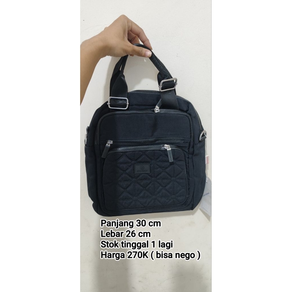 Tas wanita warna hitam