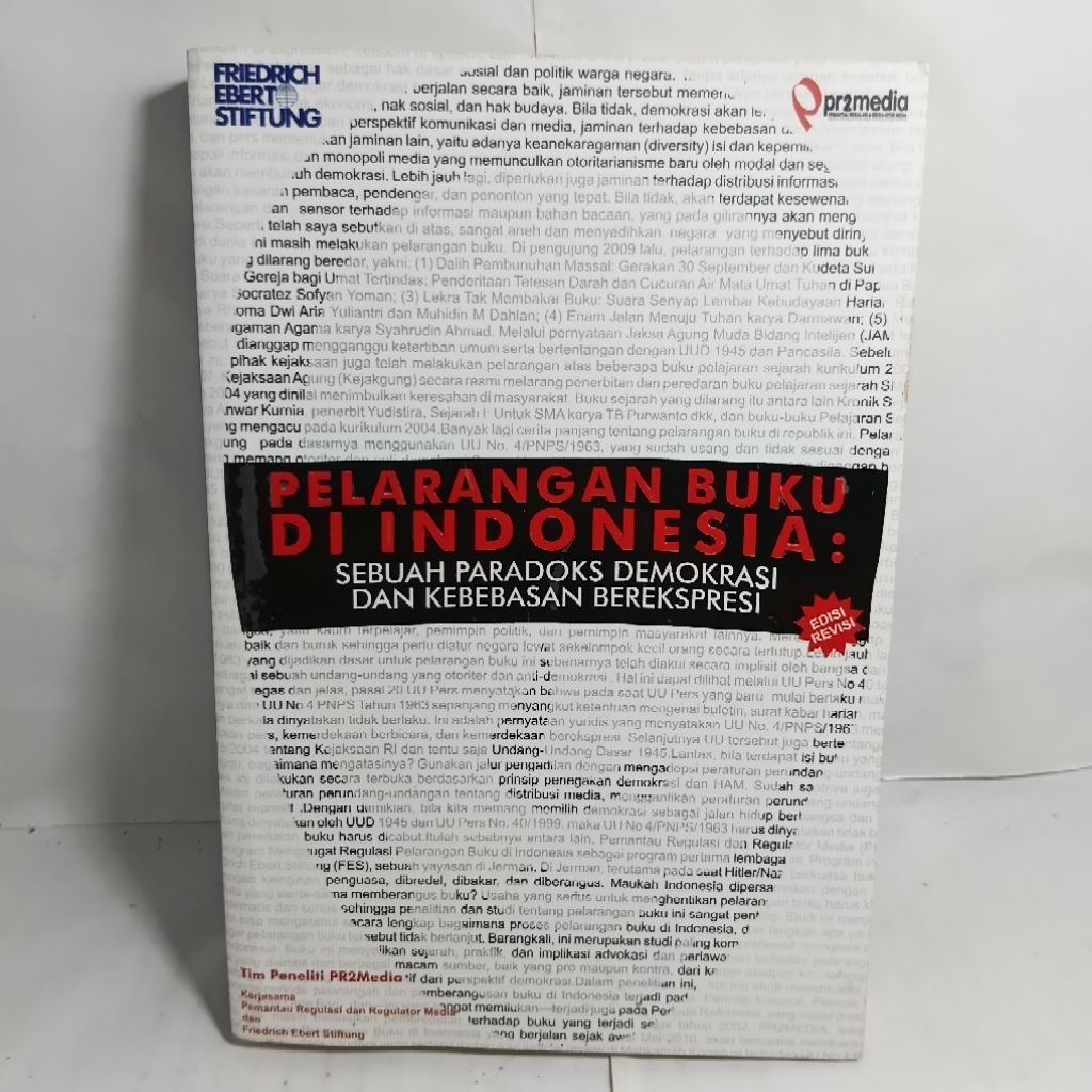 PELARANGAN BUKU DI INDONESIA