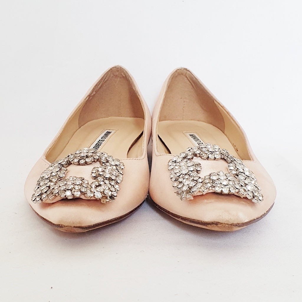 Manolo Blahnik Hangisi Flats in pale pink