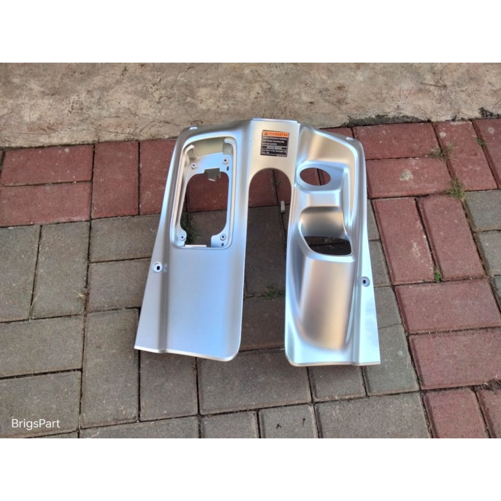 panel inner 2 legshield leksil dek kunci kontak yamaha fazzio fazio silver original