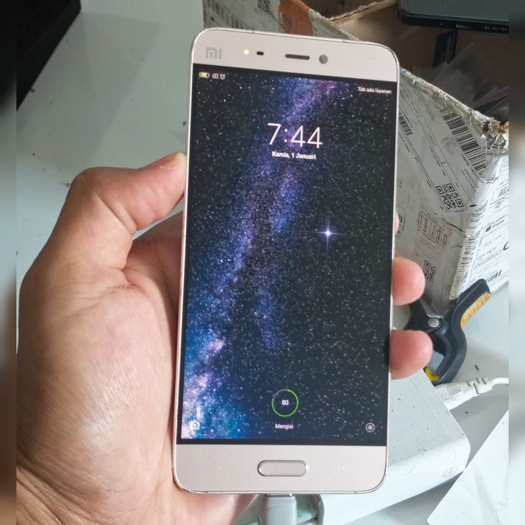 LCD touchscreen frame Xiaomi Mi 5 mi5 original copotan hp