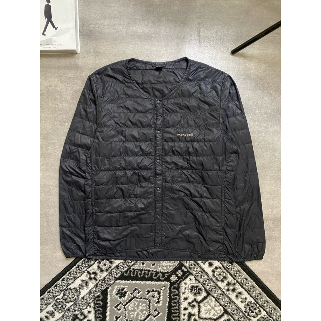 Superior Down Round Nexk Jacket,featuring 800 fill power down insulation in a lightweight,compressib