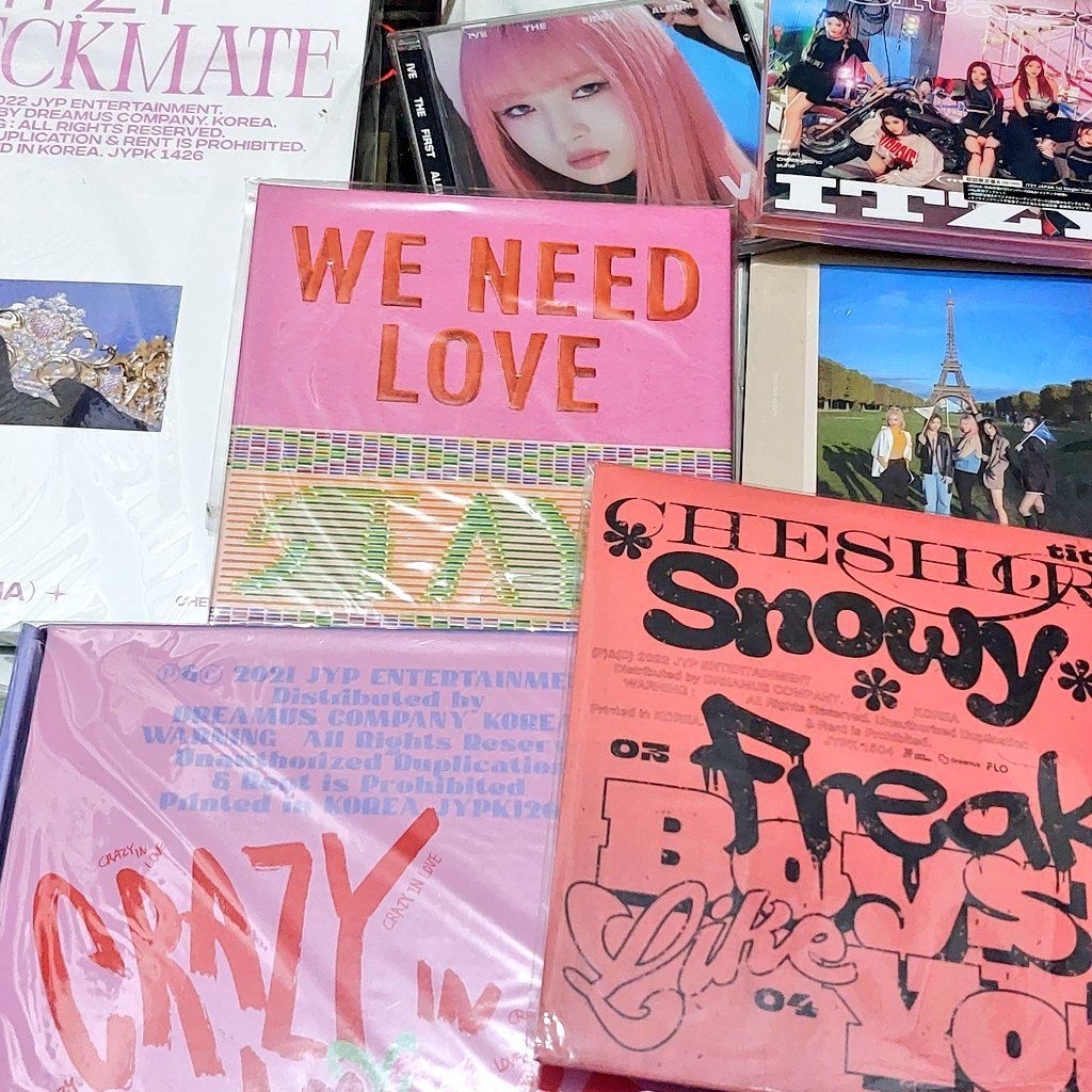 [BACA DESKRIPSI] Album Only Girlgroup STAYC WE NEED LOVE PARIS ET ITZY KIIIKIII CALENDAR DELULU PACK