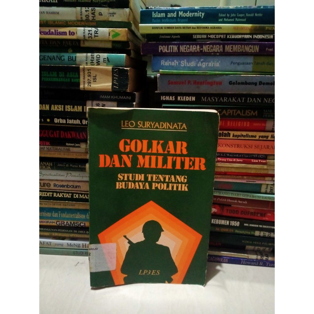 Golkar dan Militer - Leo Suryadinata