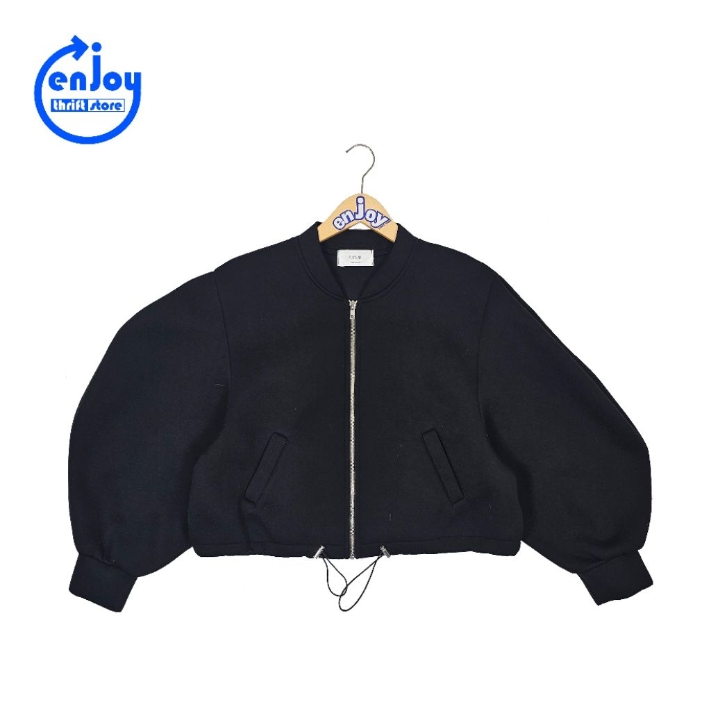 BUSTLING bomber crop Oversize pria wanita casual kasual polar second preloved