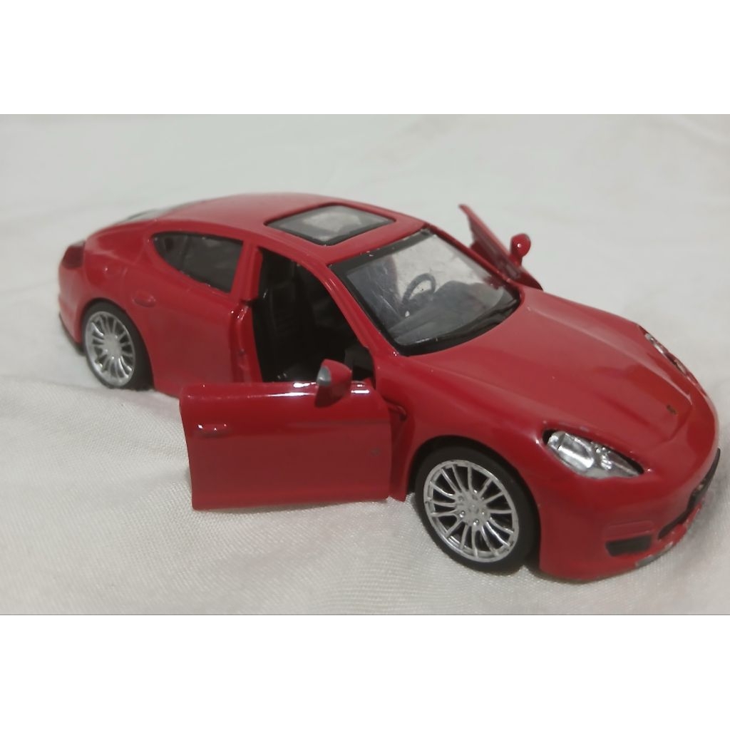 Diecast apollo MSZ PORSCHE PANAMERA s | skala 1:43