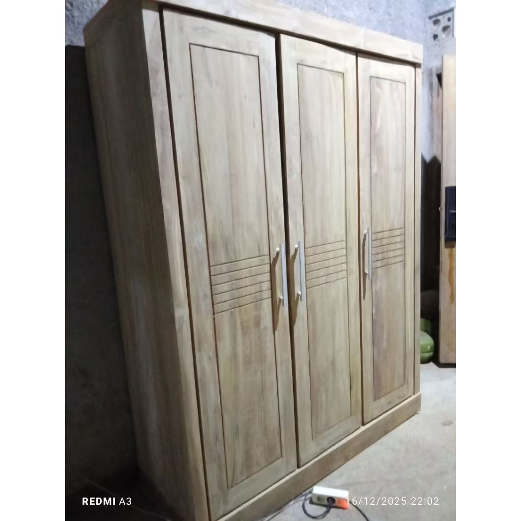 lemari pakaian minimalis 3 pintu, lemari pakaian minimalis jati mentahan amplas halus