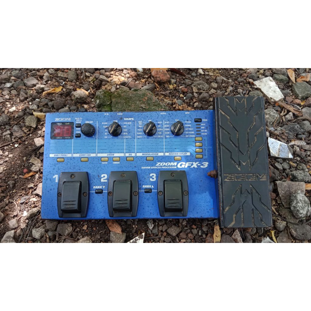 Efek Gitar Zoom GFX-3