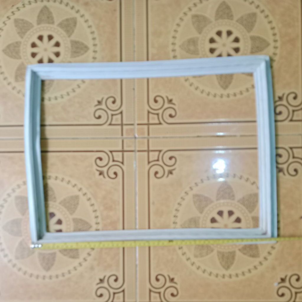 karet magnet pintu kulkas lg inverter 2 pintu model : GN_B185SQBB pintu bagian atas copotan