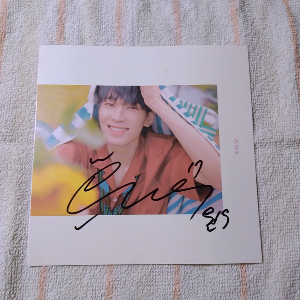 SIGNED SEVENTEEN HARD PAPER OFFICIAL