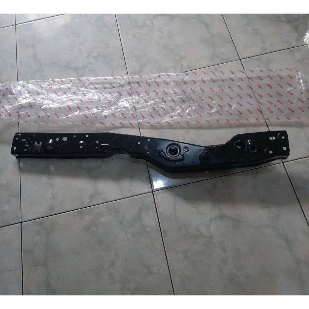 Support Bullhead Palangan Radiator Atas Calya Sigra Original