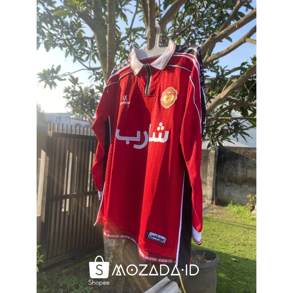 Jersey Manchester United Retro 1999 Home Lengan Panjang MU size M Vintage Class of 99 versi Arabic