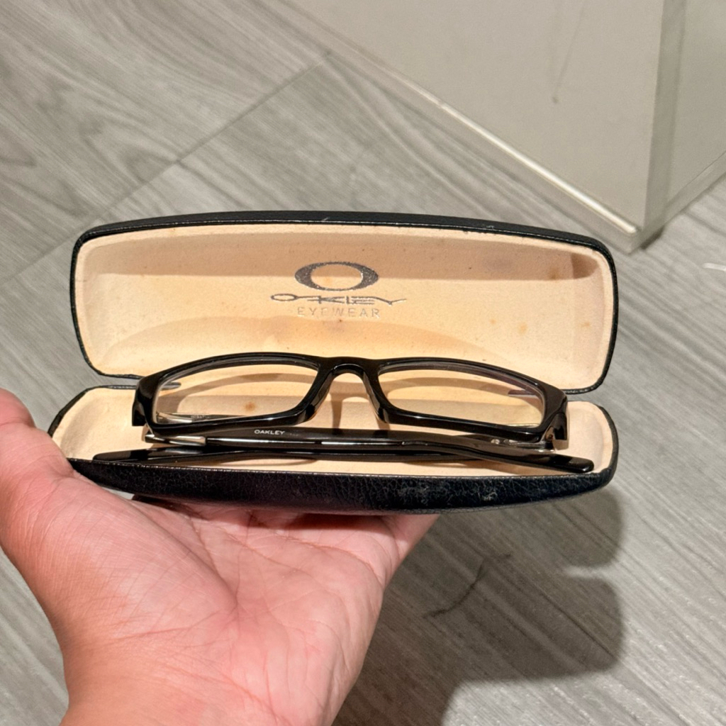 Diki Loak | Kacamata vintage OAKLEY