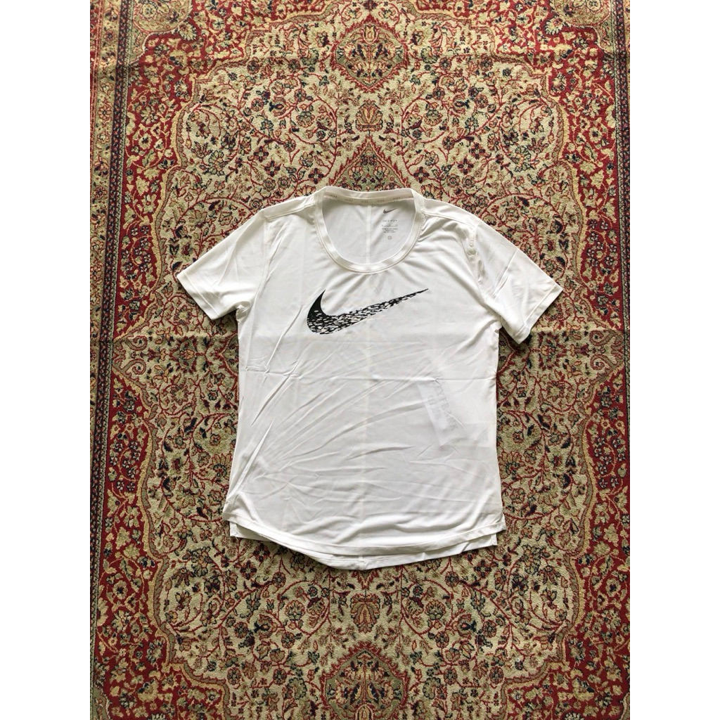 Kaos Nike women swoosh running tshirt Vintage Nike Running Swoosh Hi267