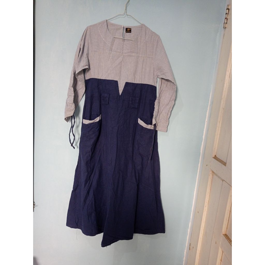 Gamis Wanita Preloved Kombinasi Putih & Navy