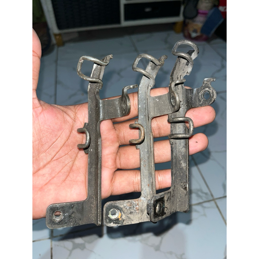 breket selang rem depan supra x125 / kharisma