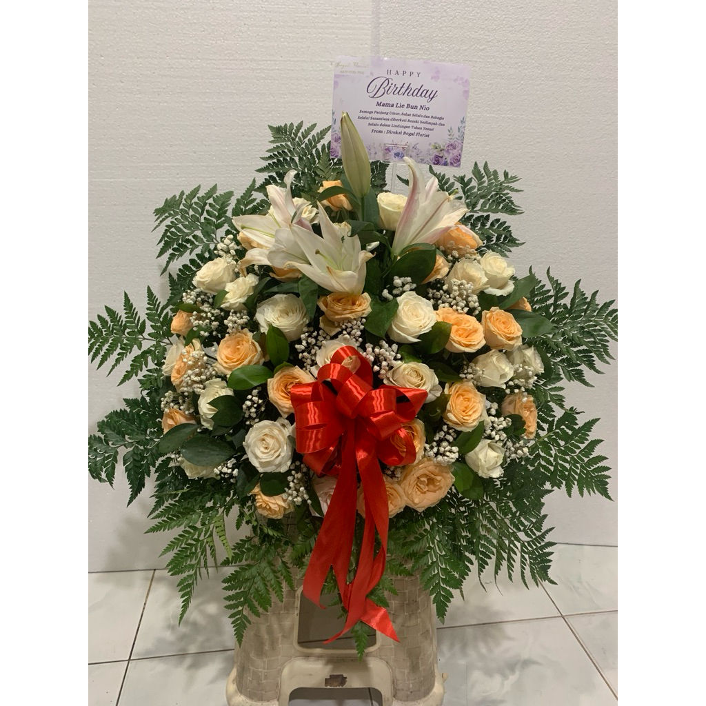Bunga Meja Ulang Tahun / Selamat Sukses Mawar & Lily Casablanca