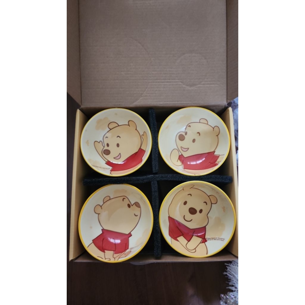 piring set snoopy dan pooh