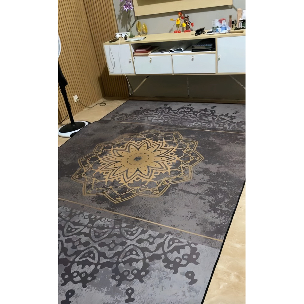 [PRELOVED] Karpet Permadani Eropa Jumbo 300x200cm Bahan Polyester
