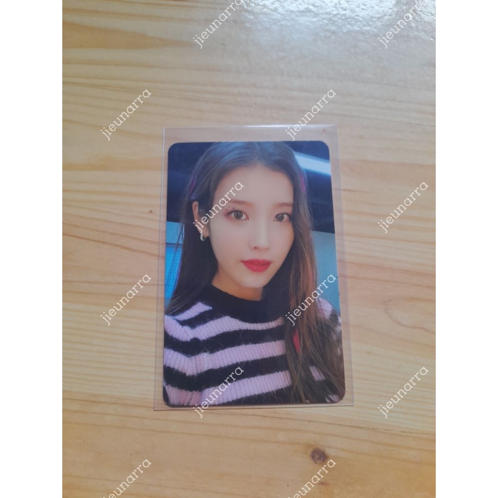 IU Official Photocard - PC Celebrity
