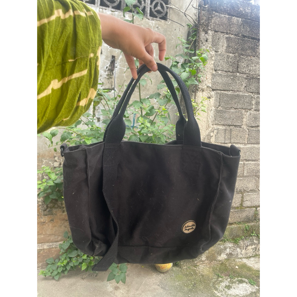 PRELOVED TAS ADORABLE PROJECT HITAM
