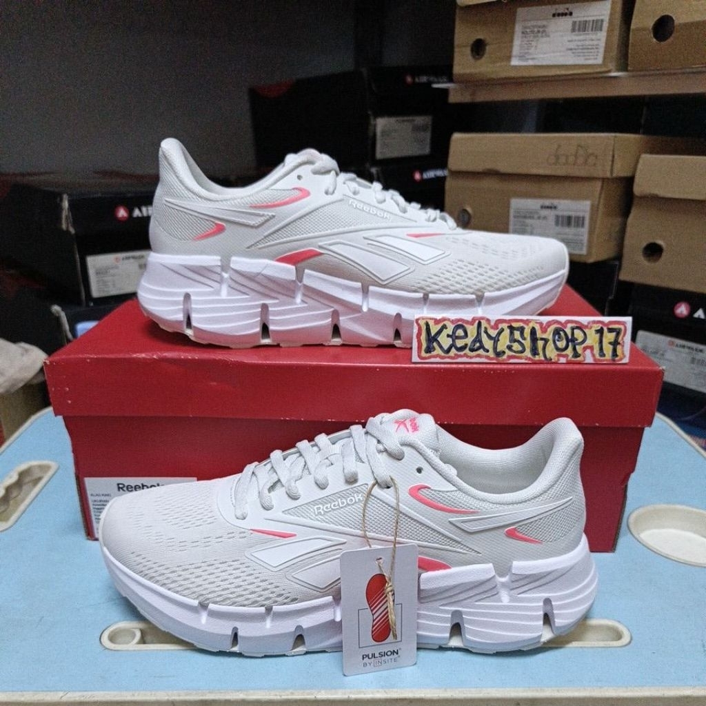 Reebok Zig Dynamica 6 Women White Grey Pink Original Resmi Sport Station