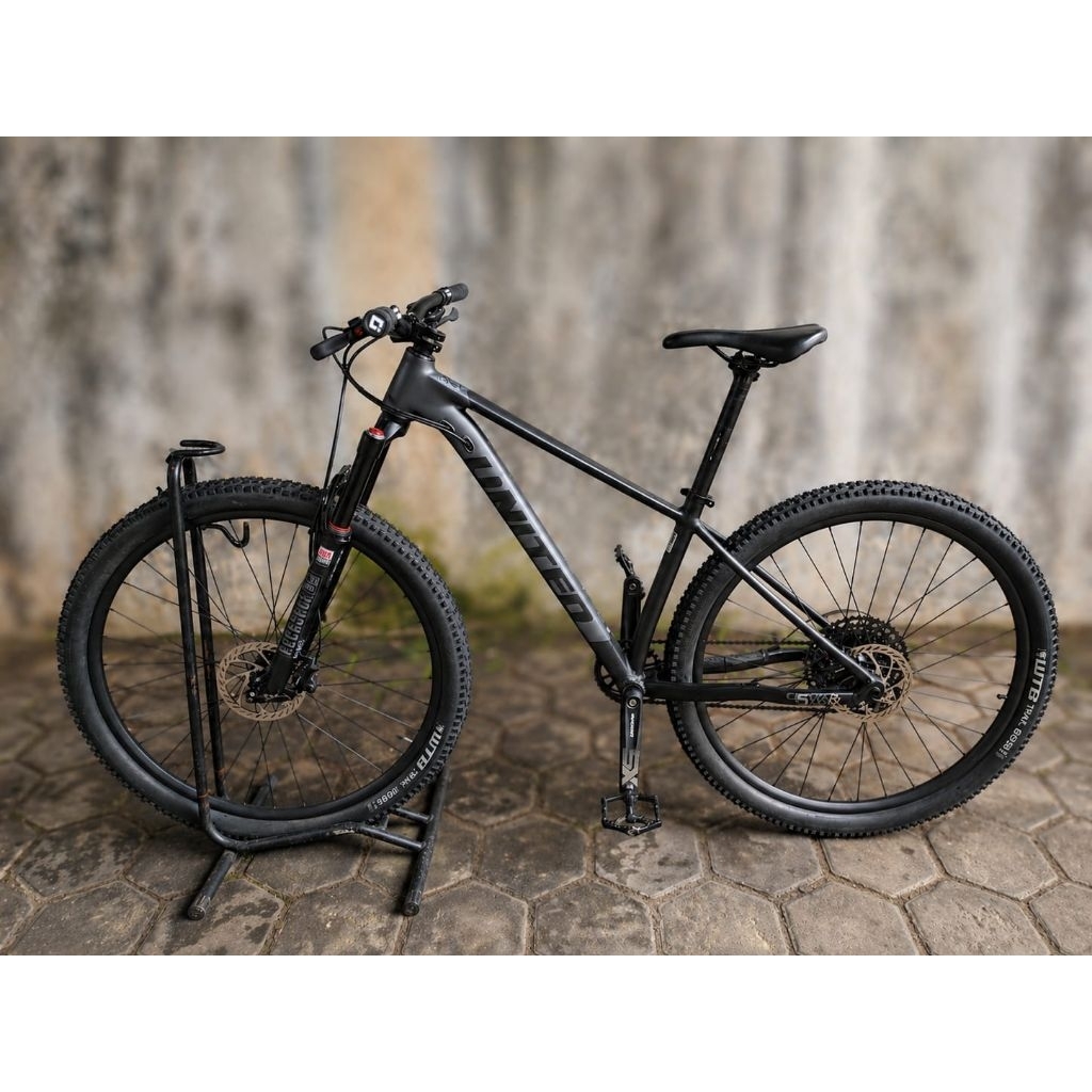 United Clovis 5.10 29er second bekas
