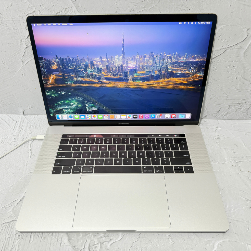 Macbook Pro Touchbar 15 Inch 2019 A1990 Core i9 Second Bergaransi