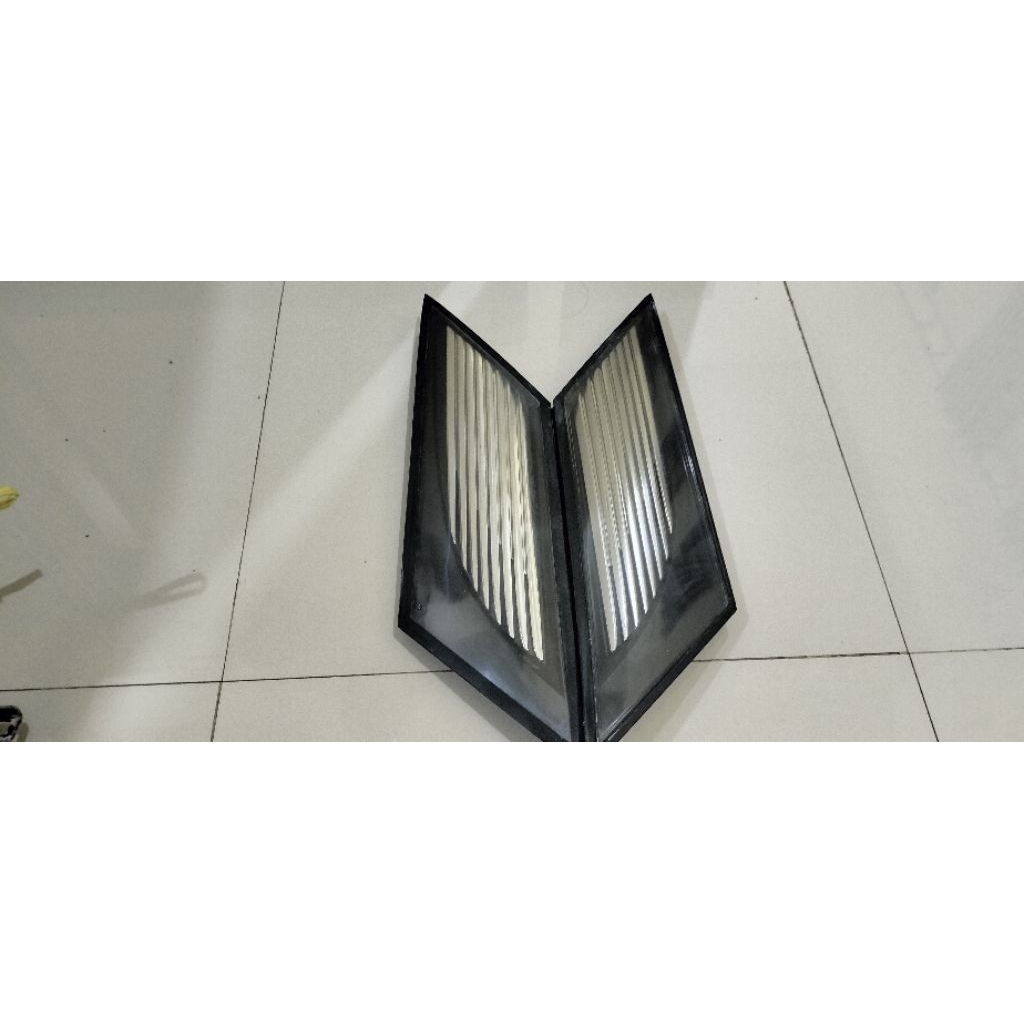 reflektor deflenca garnish fender Mazda Biante Skyactiv 2012-2016 ORI kanan dan kiri harga satuan