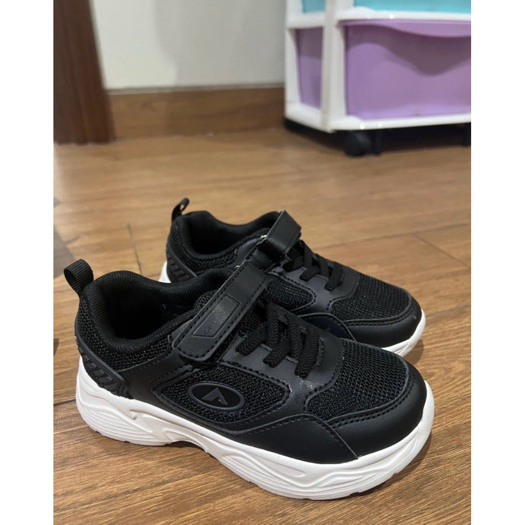 sepatu sekolah anak dans