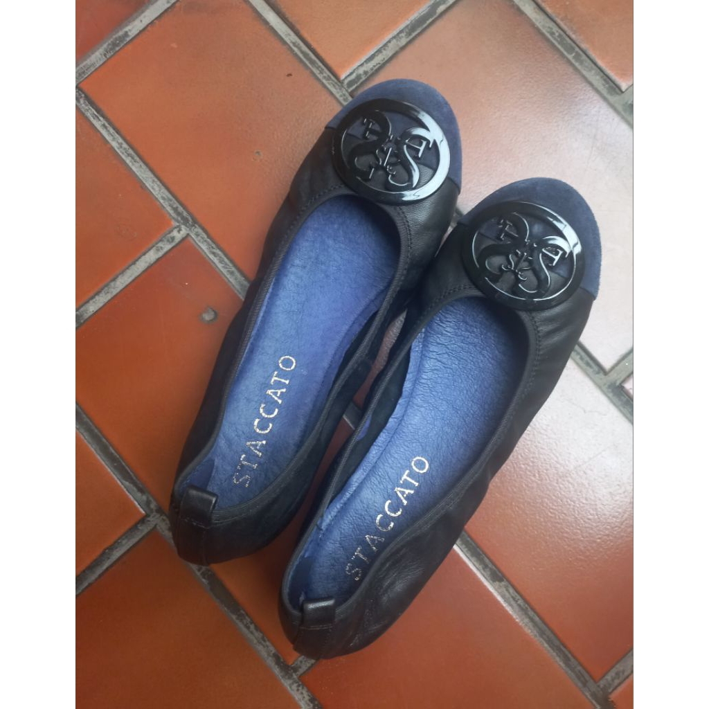 Flat shoes Staccato black hitam size 37