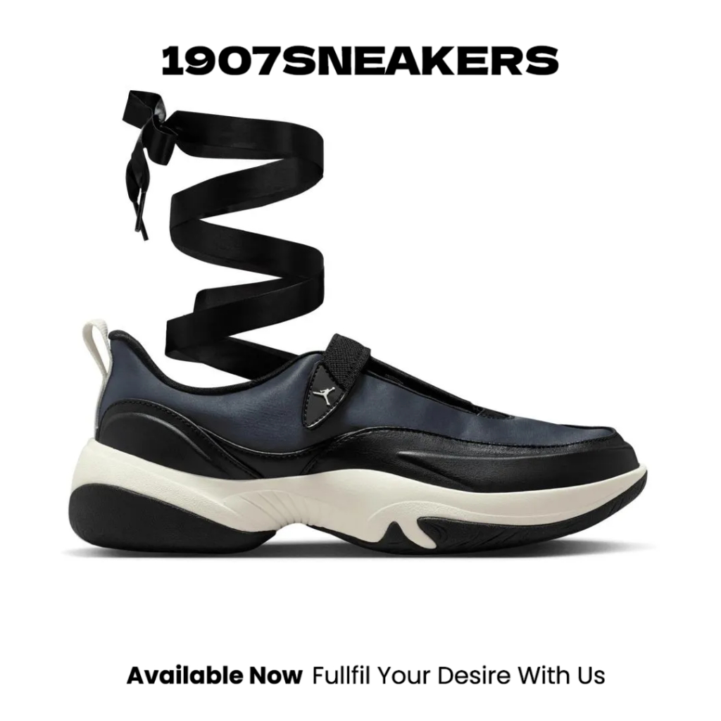Sepatu Sneakers  Wanita Nike Jordan Pointe - Black/Sail NIKIB8597001