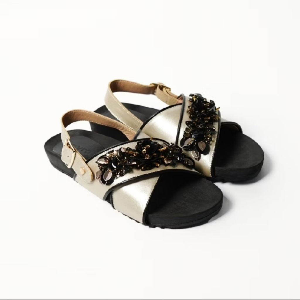 PVRA Cavvami Gold size 37